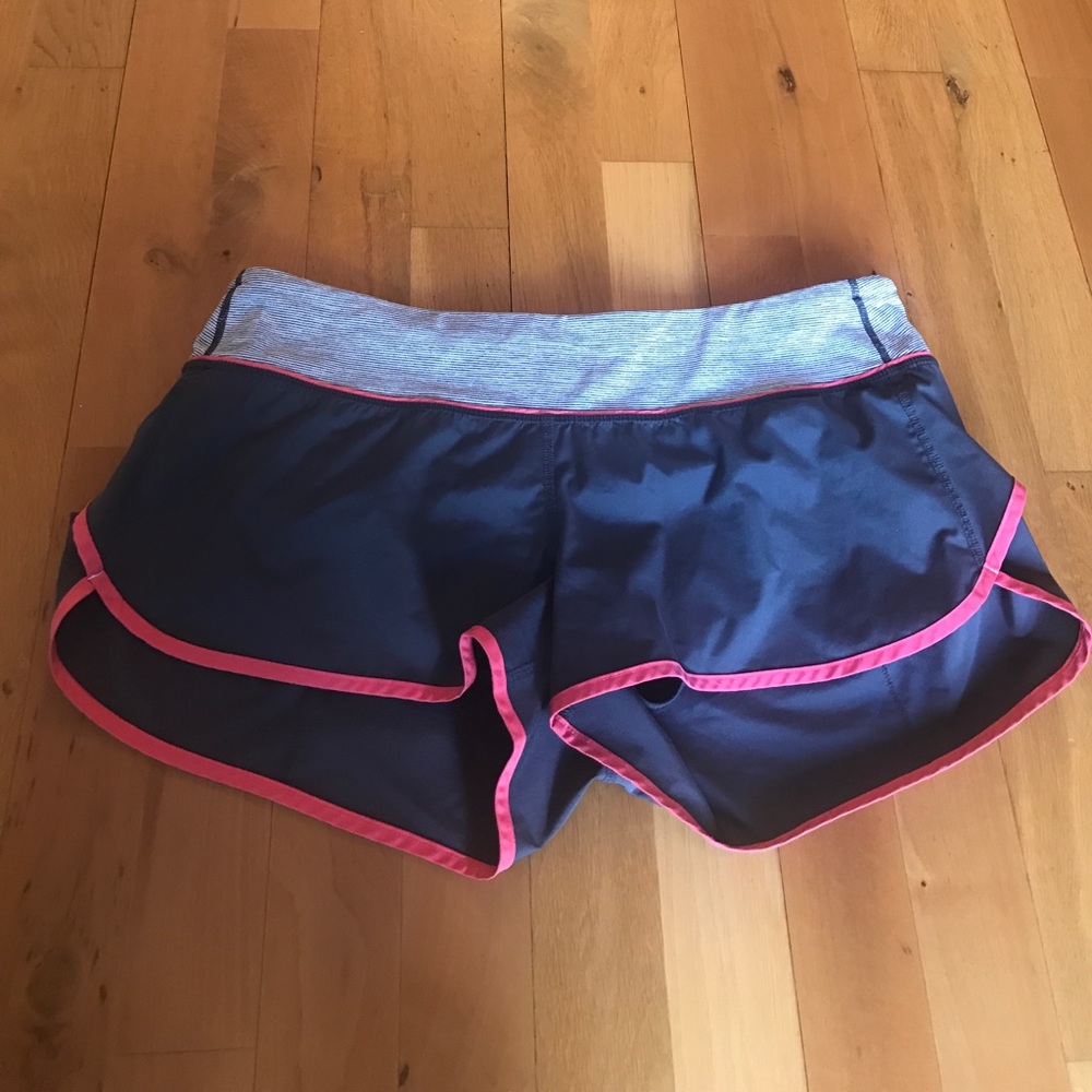 Lululemon speed shorts  10 gray/coral   wee stripe
